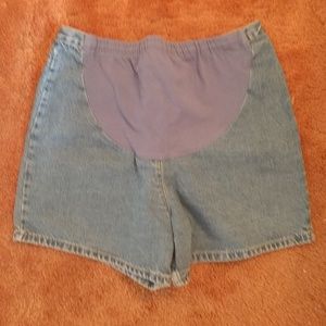 Maternity shorts